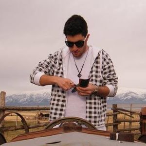 Meet your Posher, Ari